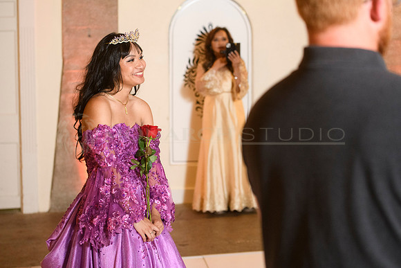 390-348-Monarch24-Janna_dsc7951